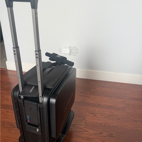 NOBL Black Rolling Suitcase scooter - Picture 4 of 12